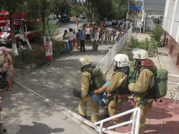 У Луцьку з палаючої багатоповерхівки евакуювали 13 людей