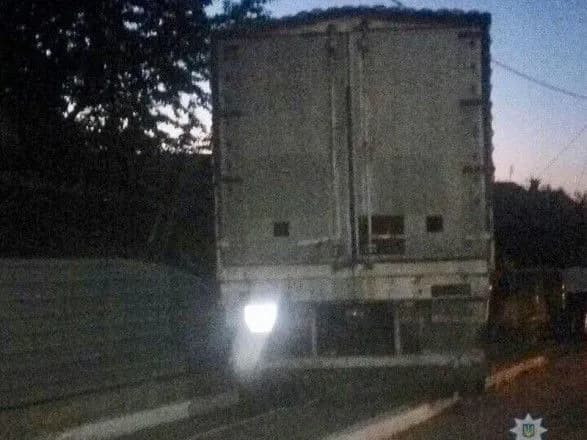 У Волновасі від вантажівки відірвався причеп і травмував жінку