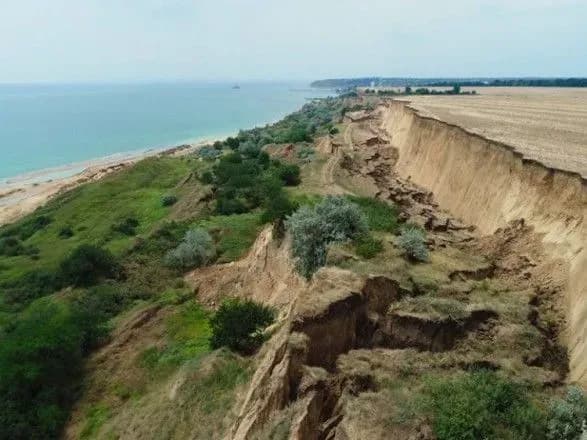 Под Одессой произошел масштабный оползень