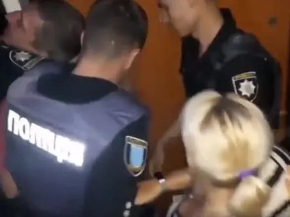 У Дніпрі патрульного поліцейського звинувачують у нападі