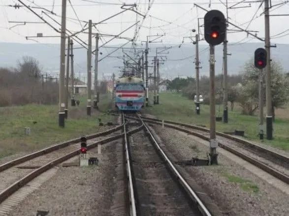 У Львові чоловік та жінка потрапили під колеса поїзда
