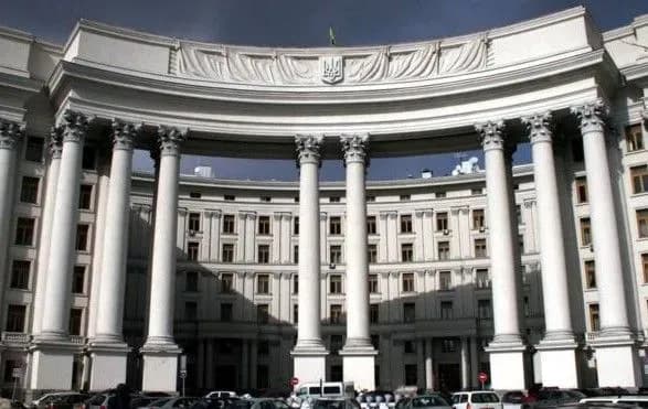 Гройсман зобов'язав міністрів узгоджувати з МЗС будь-які листування з РФ