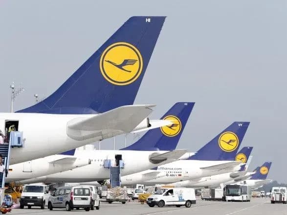 Омелян ожидает роста авиаперевозок в этом году на 30%