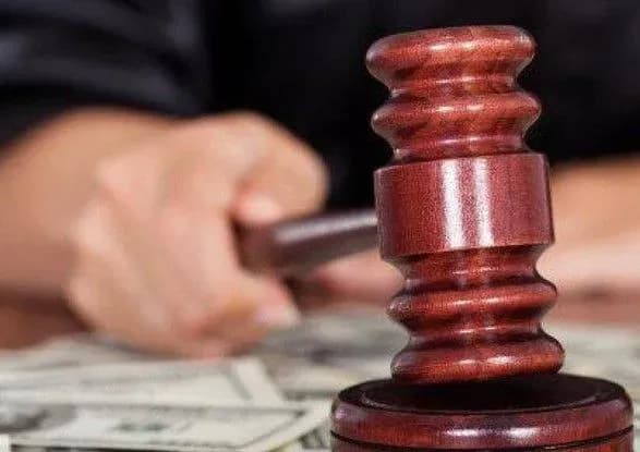 Суд дав адвокату Савченко 2 години на ознайомлення з матеріалами справи