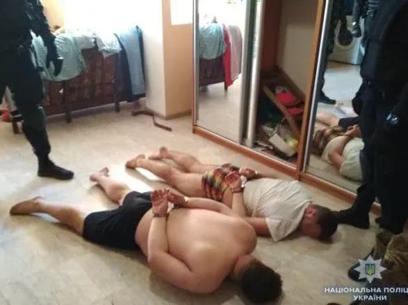 В Кировоградской области банда сбывала наркотики и психотропы