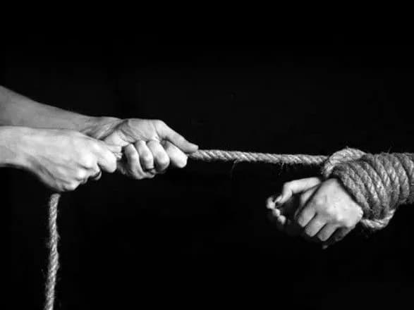 Украина вышла из "красной зоны" неэффективности борьбы с торговлей людьми - Луценко