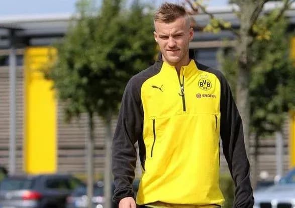 В УЄФА уважно моніторять скандальний трансфер Ярмоленка до клубу “Боруссія”