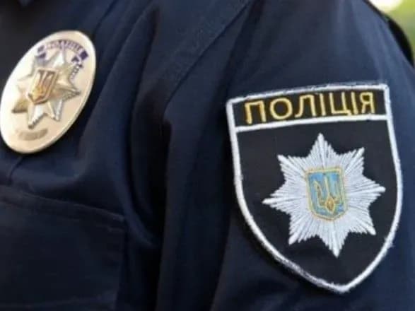 У громадському транспорті на Одещині невідомий побив пасажирку