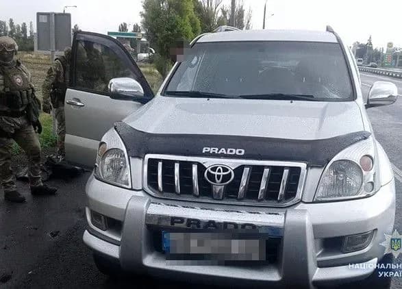 Затримано викрадачів чоловіка з підробленим посвідченням Адміністрації Президента