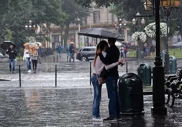 На Україну насуваються затяжні дощі