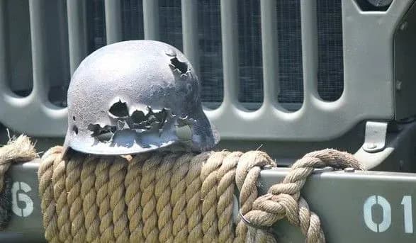 Суд відклав до 28 серпня справу щодо закупівель бронежилетів і шоломів Міноборони