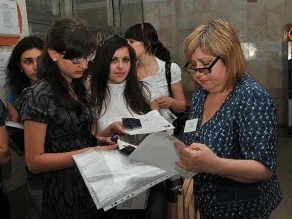 Для Криму і Донбасу подовжили терміни вступу до 28 вересня - МОН