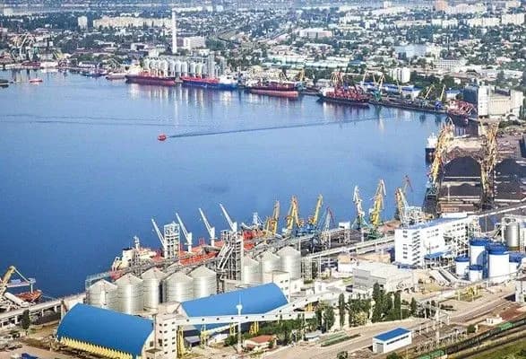 Омеляну предлагают уйти в отставку из-за концессии порта “Южный”