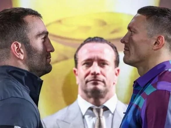 Українські спортсмени підтримали Усика перед боєм з Гассієвим