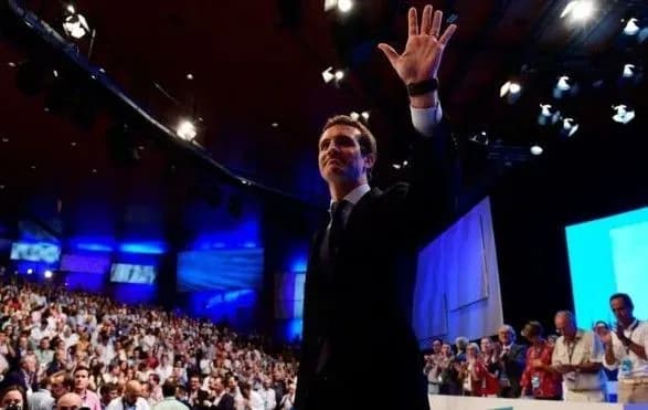 Колишній прем'єр Іспанії Рахой залишив посаду глави Народної партії
