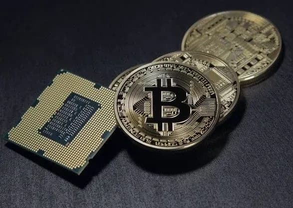 Рибалка пожалівся на затягування колегами розгляду законопроекту про криптовалюти