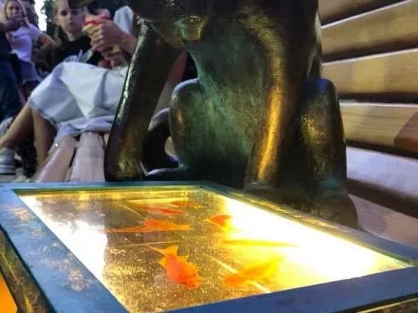 В Одесі викрали пам'ятник кішці-геймеру