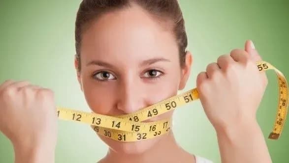 Психіатр про те, на що слід звертати увагу, якщо запідозрили у близьких булімію чи анарексію