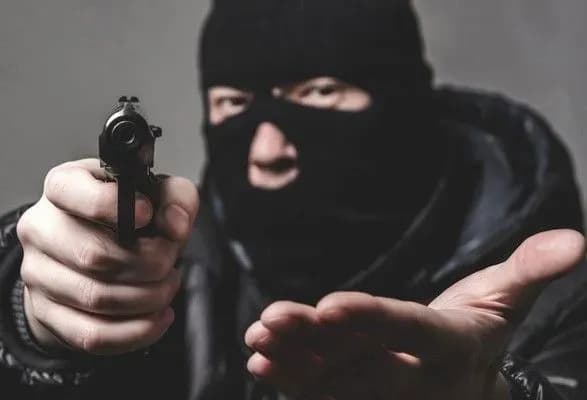 На Чернігівщині невідомі катували священика, вимагаючи у нього гроші