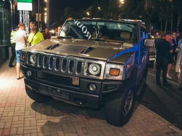 Прокуратура: Островський не є власником автомобіля Hummer