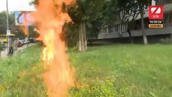 Мужчина поджег себя возле Минобороны