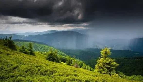 На Карпати сьогодні обрушаться сильні дощі