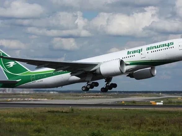 Пілоти іракського пасажирського лайнера побилися в польоті через їжу