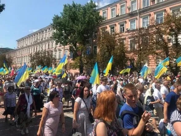 Участь у Хресній ході беруть близько 65 тисяч вірян - МВС