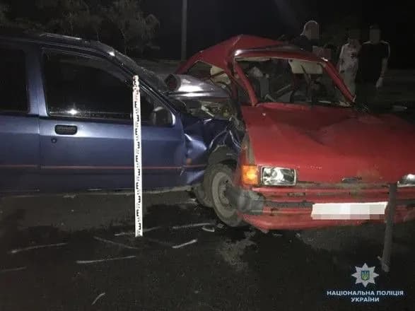 Через зіткнення двох "Фордів" у ДТП загинули двоє, ще п’ятеро - у лікарні
