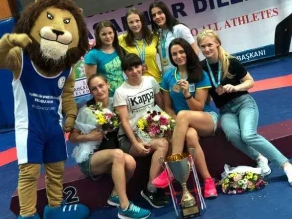П'ятнадцять медалей здобули українські борці на змаганнях у Туреччині