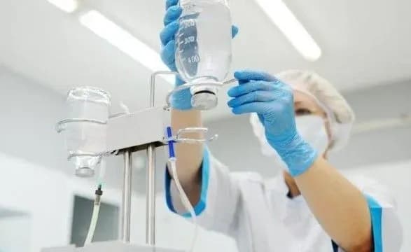 Отруєння шаурмою: у Києві госпіталізували уже понад 30 осіб