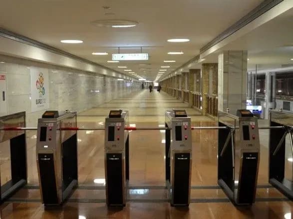 Відзавтра обмін жетонів метро та квитків на проїзд у Києві буде з доплатою