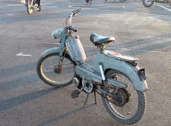 На Донеччині 15-річний мопедист врізався у візок із немовлям