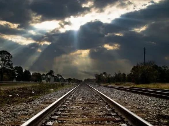 На Житомирщині поїзд переїхав юнака