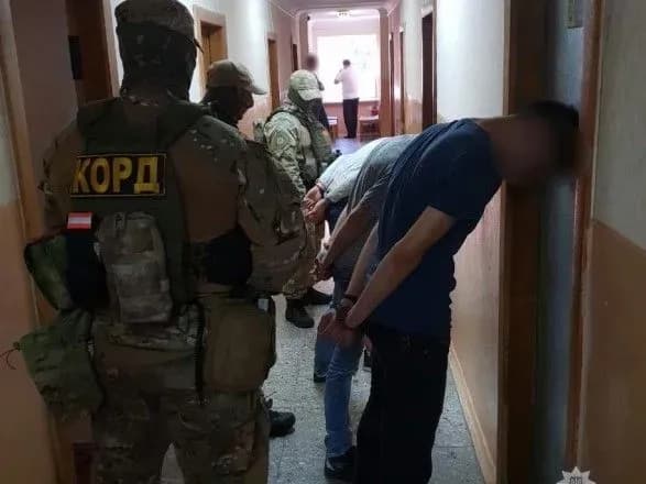 На Буковині викрили банду молодих наркоділків