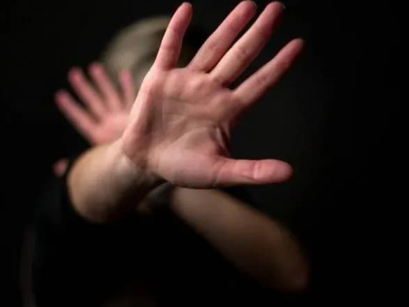 Поліція затримала підозрюваних у груповому зґвалтуванні неповнолітньої