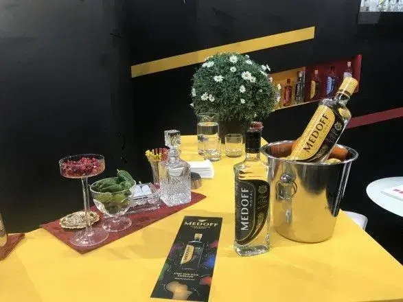 Medoff показав, як правильно приготувати коктейль Pampero Pepino