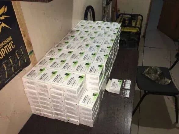 На КПВВ “Новотроїцьке” затримали авто з партією російських ліків