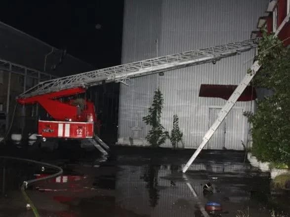 У столиці сталася пожежа на території фармацевтичної компанії