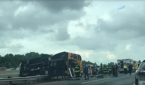 CBS: у США в результаті аварії зі шкільним автобусом постраждали 42 людини