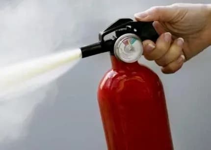 Из-за взрыва огнетушителя в маршрутке Кривого Рога открыли производство