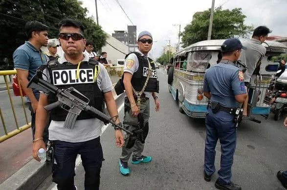 Самолет авиакомпании Xiamen Airlines совершил жесткую посадку в Маниле