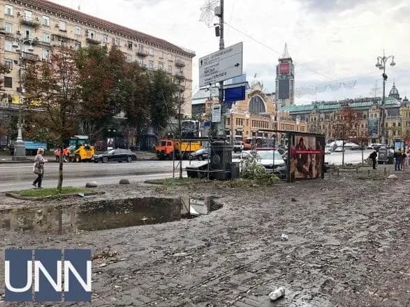 Через зливу на Хрещатику утворився 10-сантиметровий шар мулу