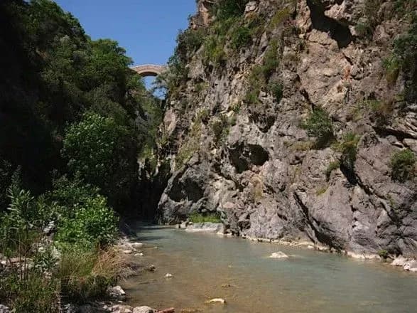 В Італії через сильний дощ затопило ущелину з туристами: восьмеро людей загинули