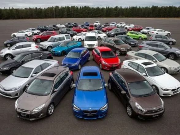 Керівник фонду соцзахисту продав понад 100 авто, призначених для інвалідів