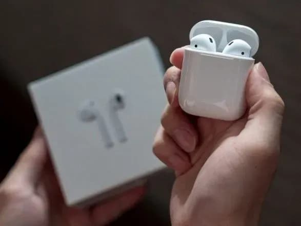 В української компанії конфіскували підробок навушників Apple на понад 100 тис. грн