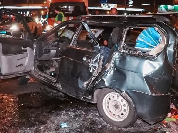 Через серйозну ДТП вночі у Києві постраждали семеро осіб