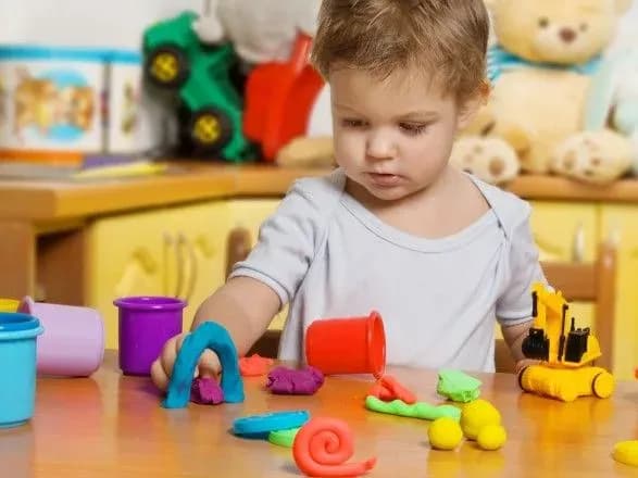 Уряд пообіцяв до 2020 року ліквідувати черги у дитсадки