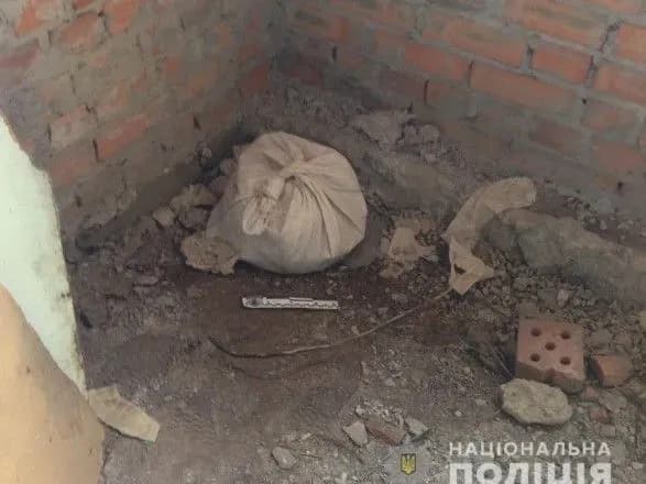 У недобудові у Кропивницькому знайшли арсенал зброї та боєприпасів