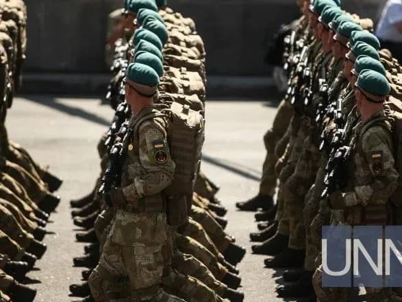 Авіація і понад 4 тис. військових: на Хрещатику завершився парад